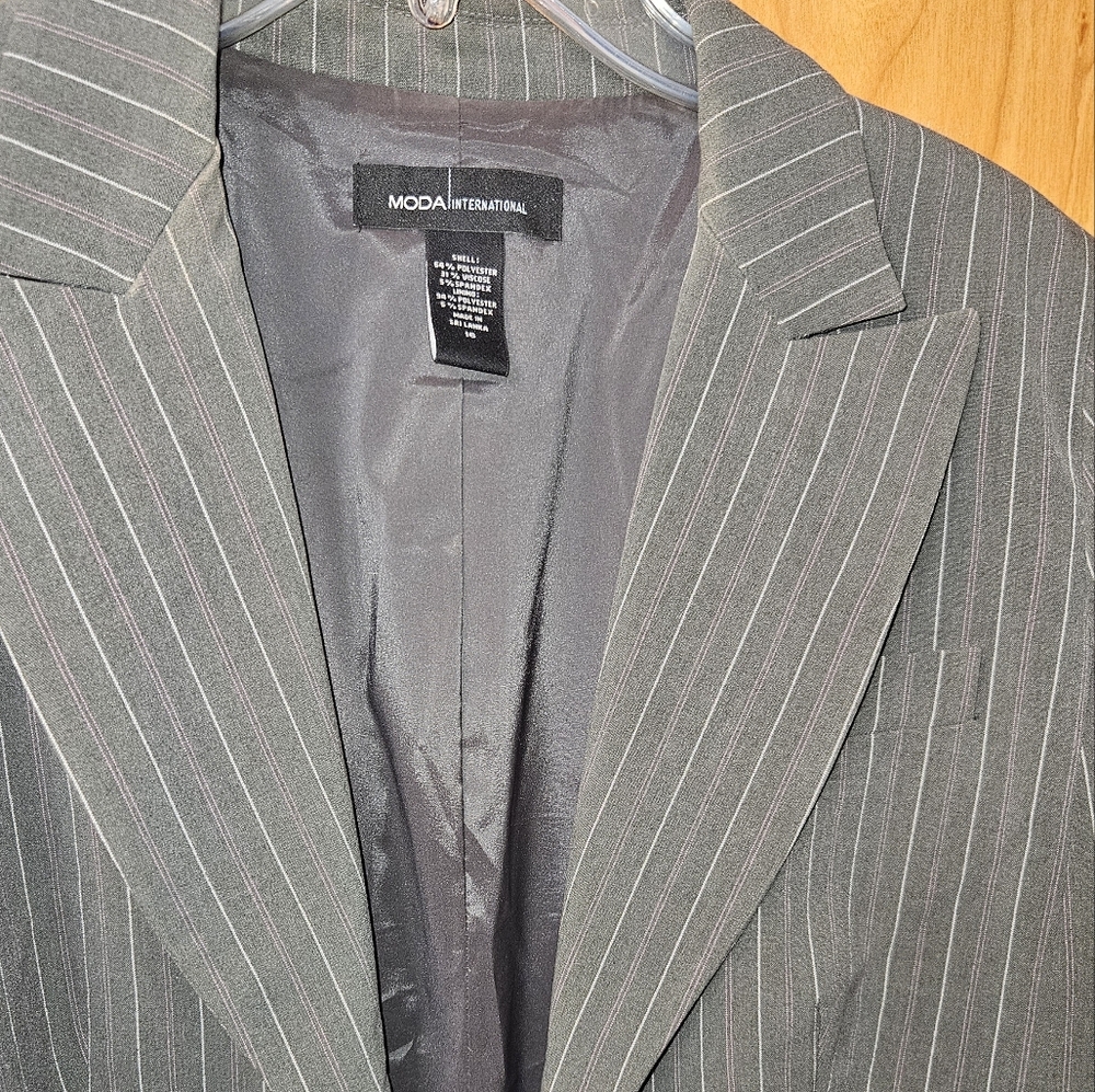 Moda International Women's Suit